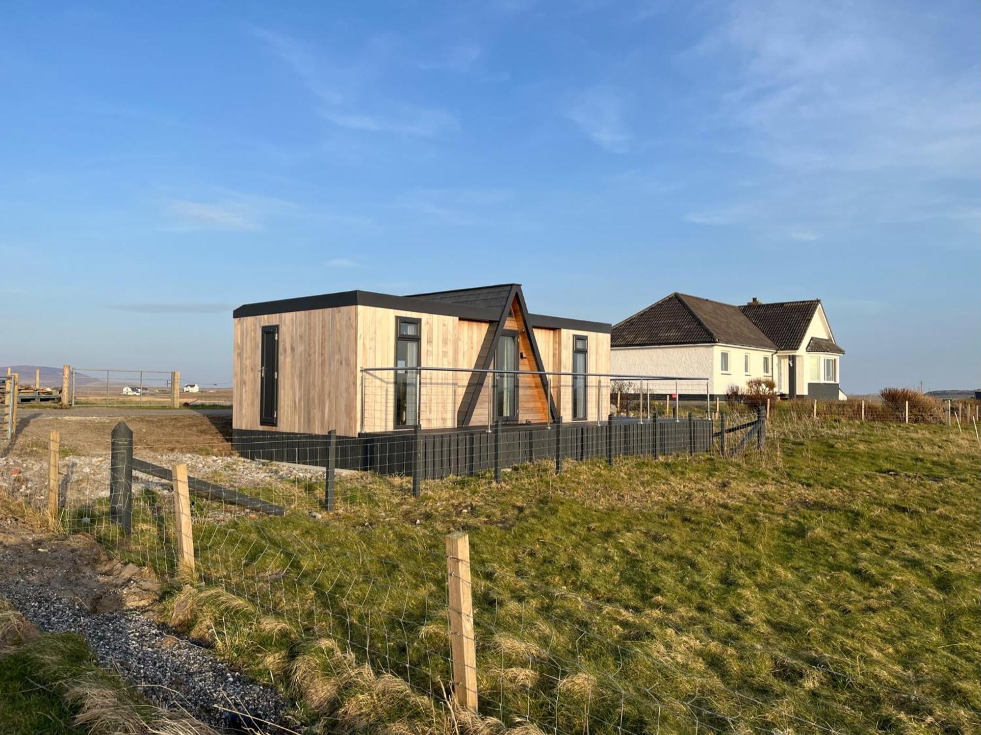 Seas The Day - Self Catering Lodge North Uist Paible Exterior photo